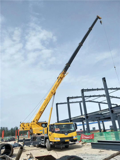 天门市超高层建筑钢结构吊装案例